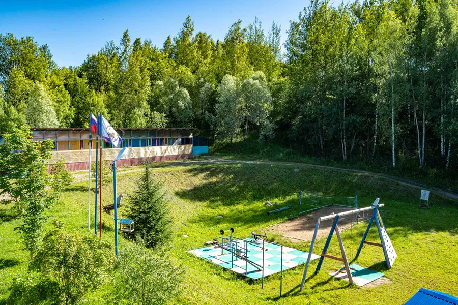 спортивная площадка